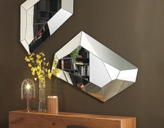 Refined Reflection: 4 Strikingly Glamorous Mirrors from Cattelan Italia