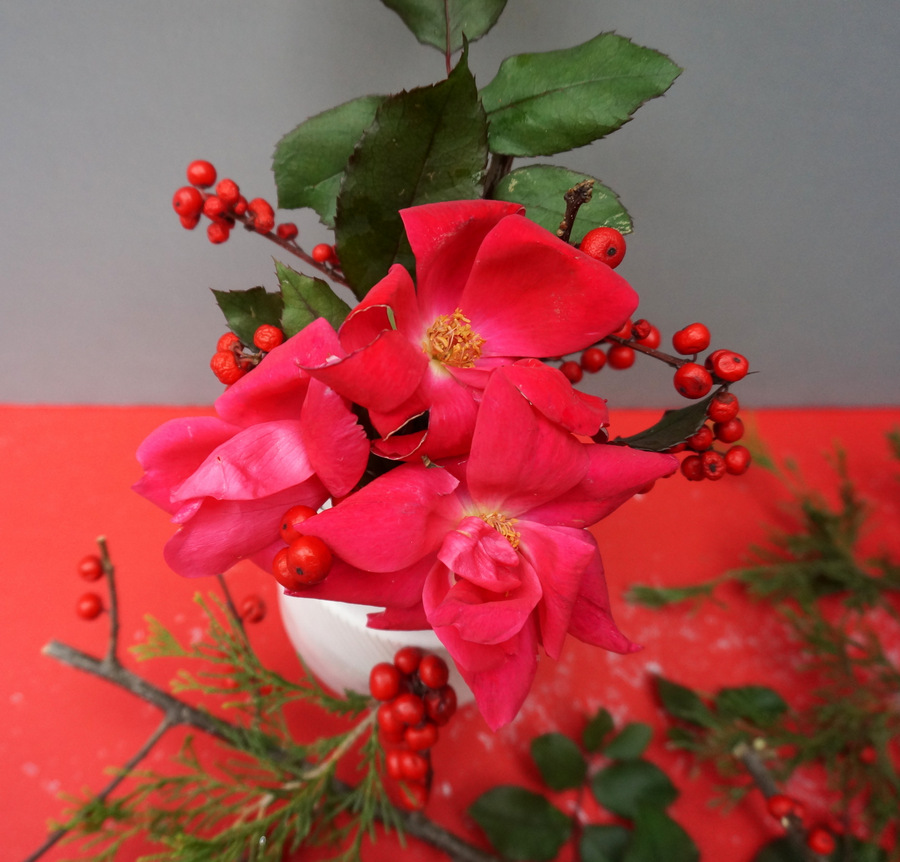 Red and pink holiday centerpiece