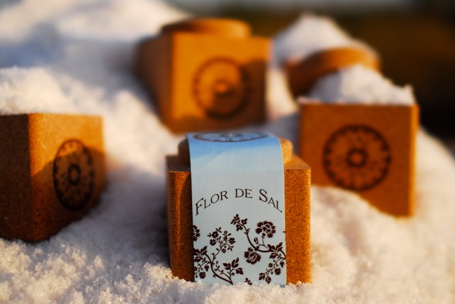 Salt packaging made of cork