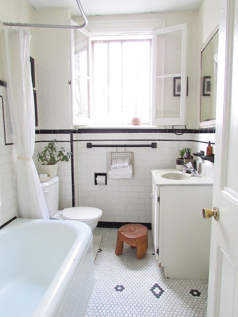 Small shabby chic bathroom idea [Design: Jenn Hannotte - Hannotte Interiors]