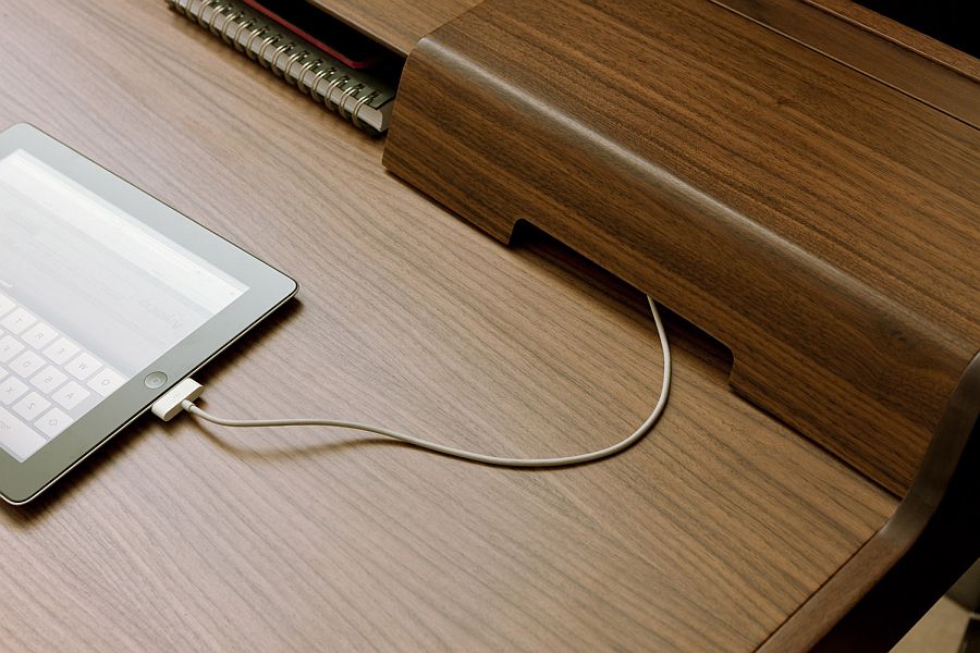 Smartly covered ports and wire connections for the office desk