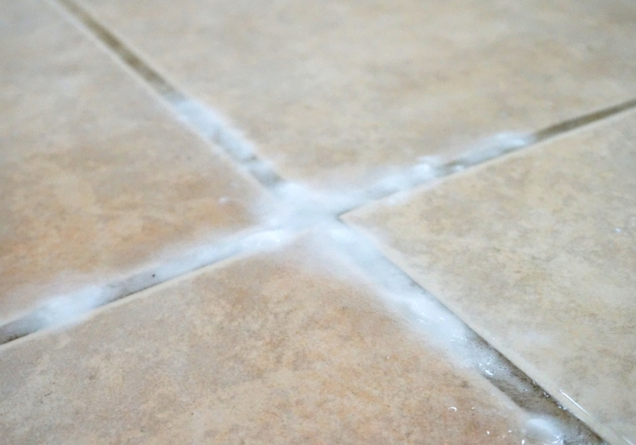 How to Clean Tiled Floors With Vinegar