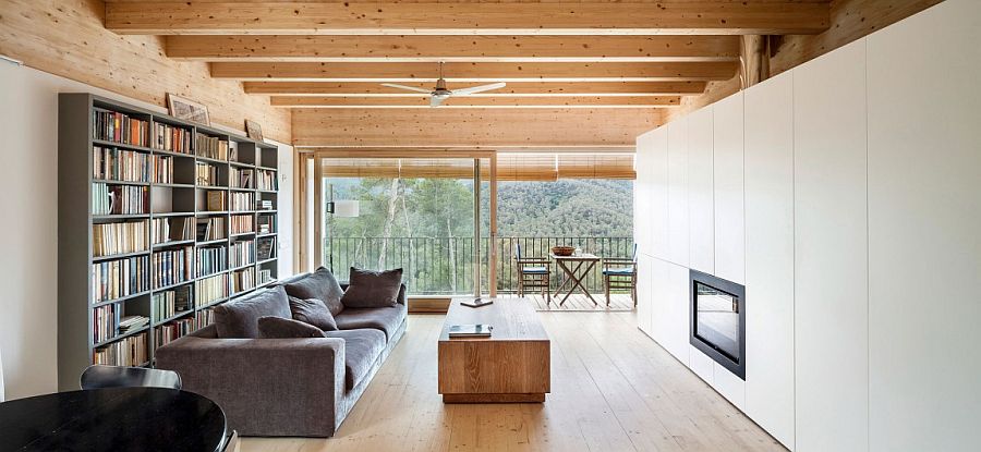 Use of ecolocgically sound materials shapes the fabulous home in Spanish mountains