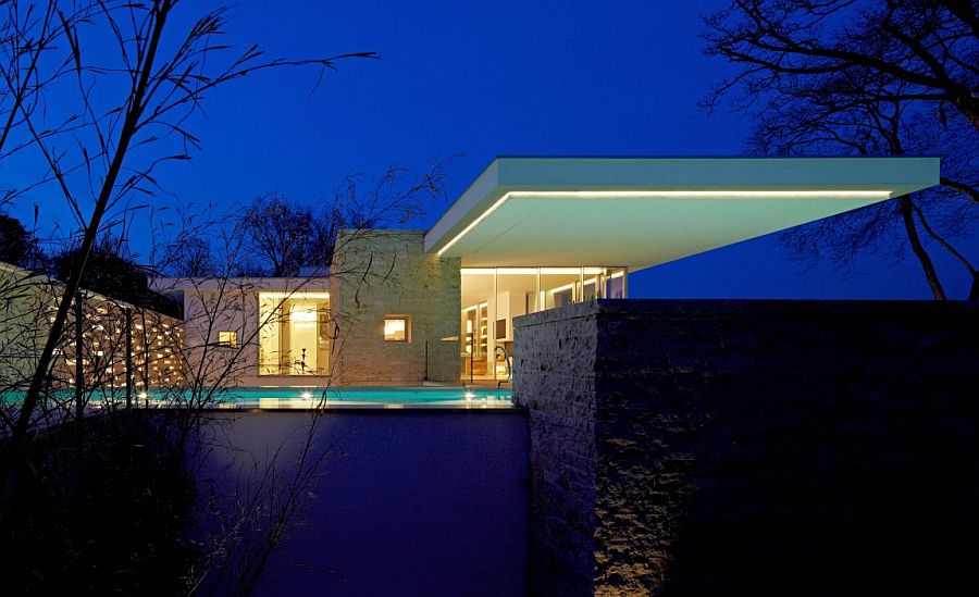 View of the pool area and deck of the gorgeous House S