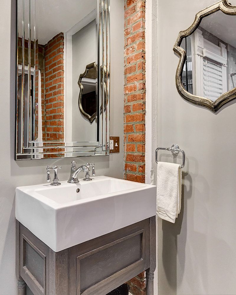 Adjust the exposed brick wall section to the size of the bathroom