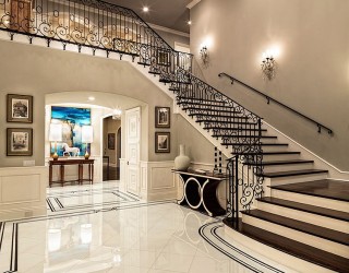 Mediterranean Entry Ideas: An Air of Timeless Majesty!