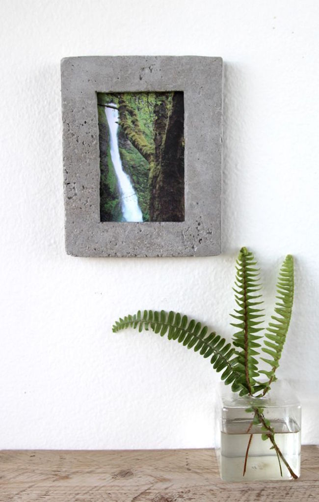 Concrete picture frame