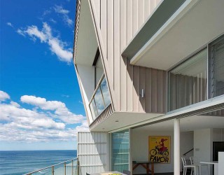 Energy-Efficient Home in Sydney Maximizes Space and Ocean Views