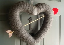 Cupids-arrow-heart-shaped-Valentines-Day-wreath-made-from-yarn-217x155