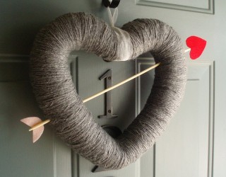 15 Striking Wreath Ideas for Valentine's Day