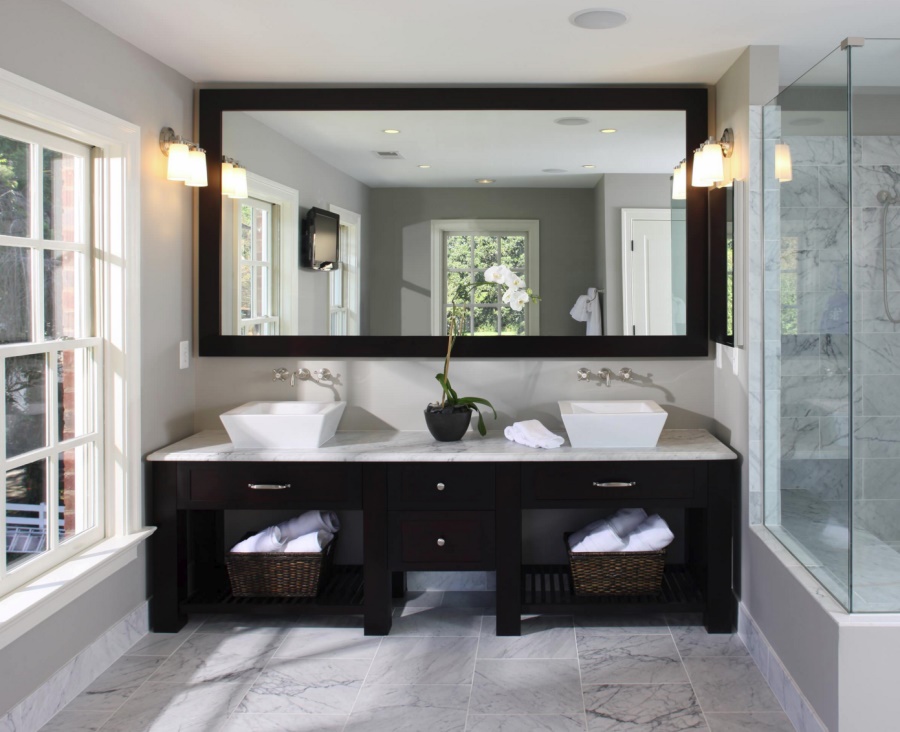 The Luxury Look of High-End Bathroom Vanities