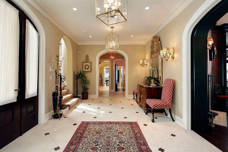Mediterranean Entry Ideas: An Air of Timeless Majesty! | Decoist