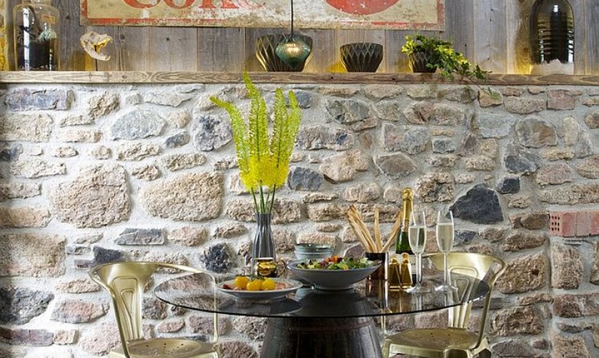 Fitting in with Every Style: Gorgeous Dining Rooms with Stone Walls