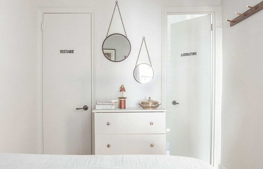 Fun way to display mirrors in the bedroom