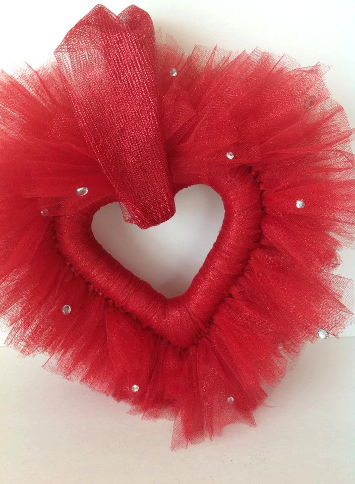 Heart-shaped red tulle wreath for Valentine's Day