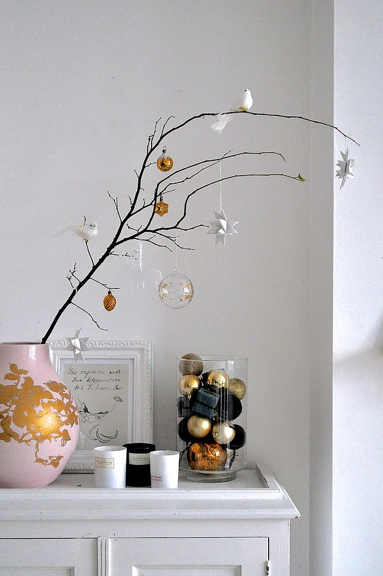 Minimal decorating idea looks great beyond the holiday season