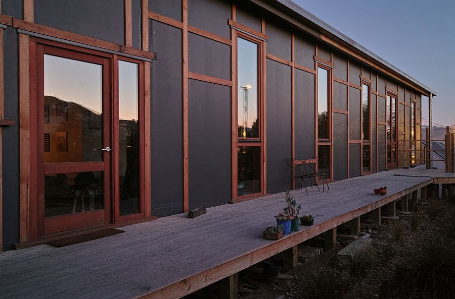 Narrow deck area of the industrial home in New Zealand