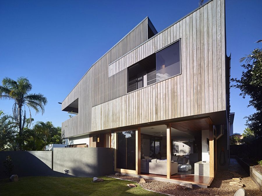 Natural materials and timber give the Aussie home a distinct coastal vibe