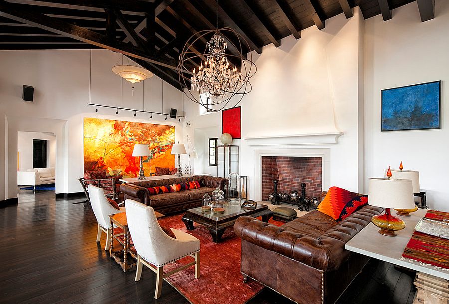 Spacious modern Mediterranean living room [Design: Harrison Design]