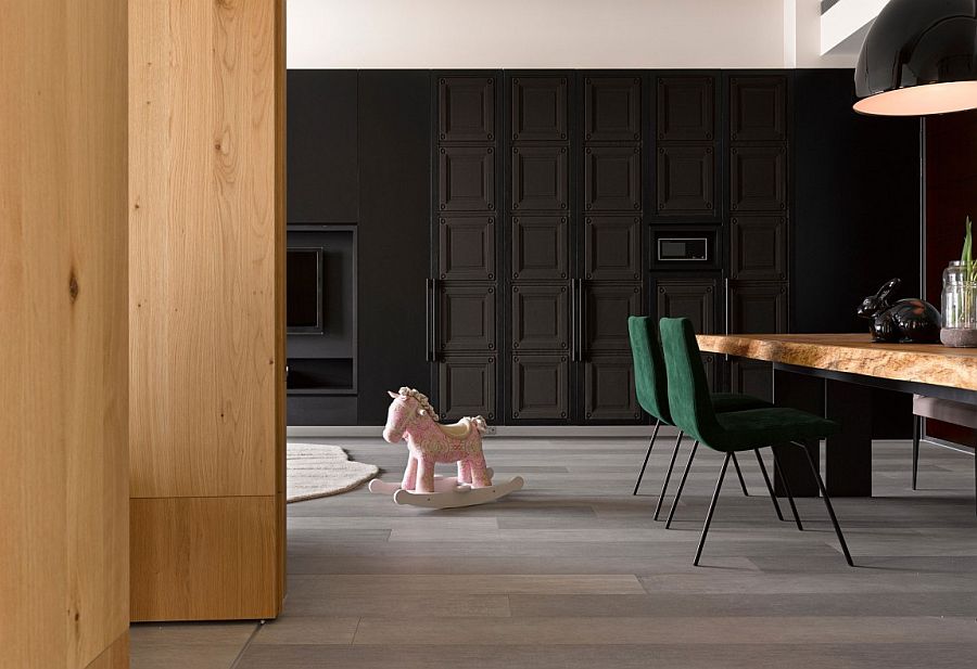 Striking doors and entrance give the apartment in Taipei City a unique ambiance