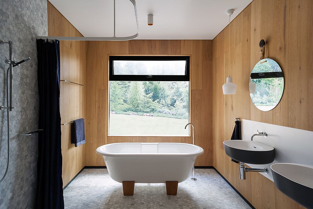 Beauty of oak defines the fabulous contemporary bathroom