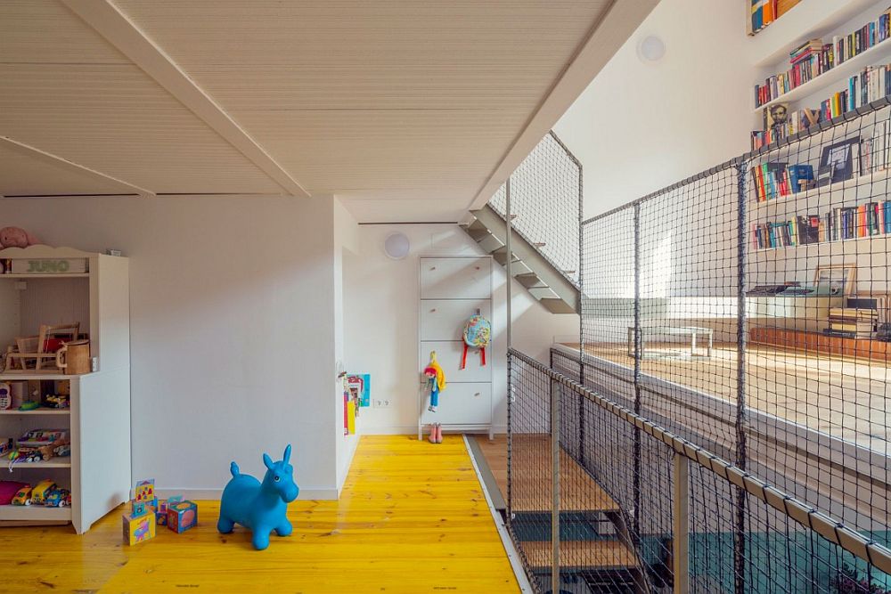 Bright and beautiful Mezzanine level kids' room