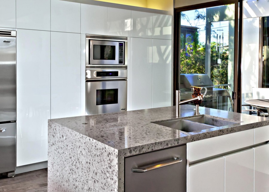 Clean kitchen countertops