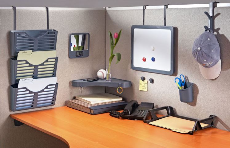 How to Hang Pictures in a Cubicle 