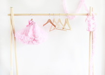 DIY-wooden-clothing-rack-from-A-Bubbly-Life-217x155