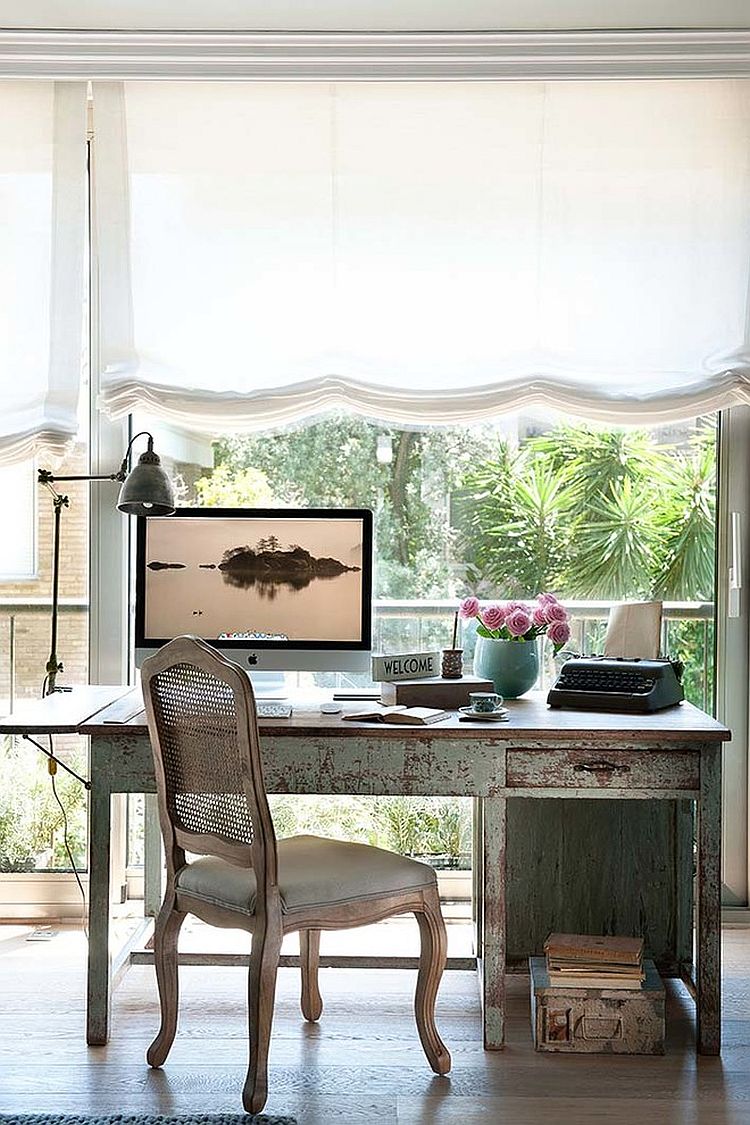 Distressed home office table [Design: Mardalba Interiors]