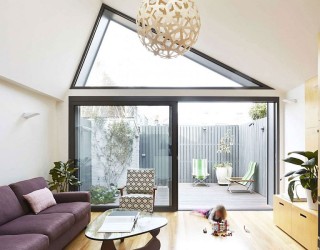 Big Little House: Classic and Contemporary Entwined with Light-Filled Functionality