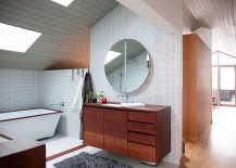Fabulous-open-bathroom-design-is-both-contemporary-and-cozy-217x155