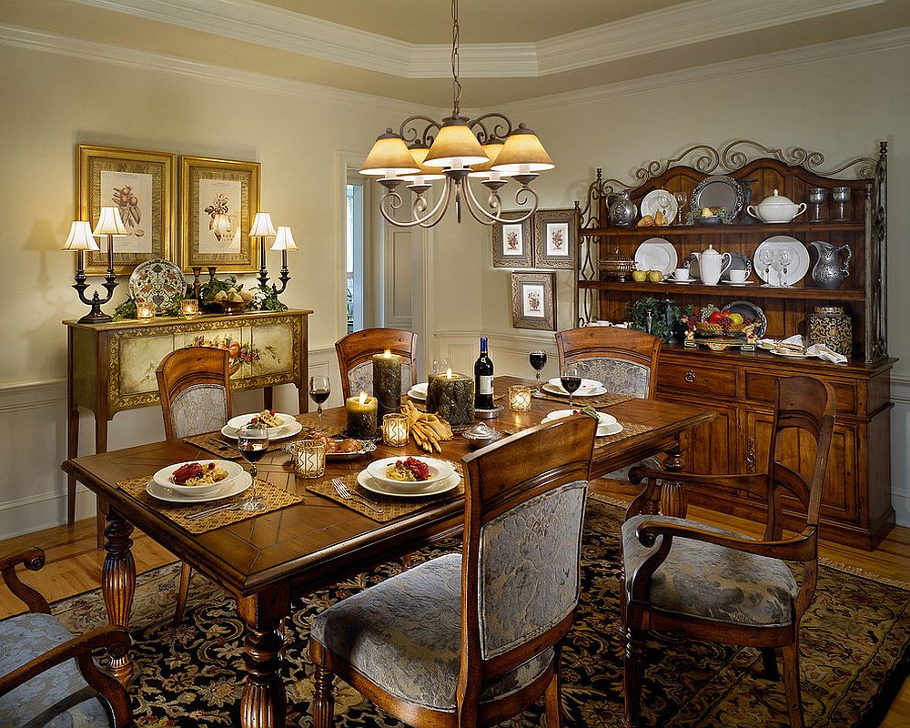 Hint of colonial panache enlivens classic dining room [Design: Witt Construction]