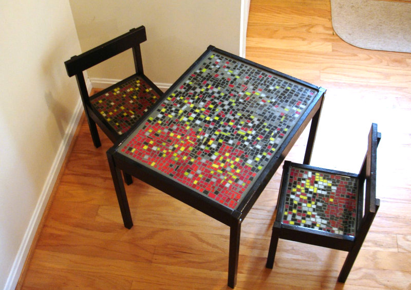 Kids' table and chair DIY from A Copper Coil