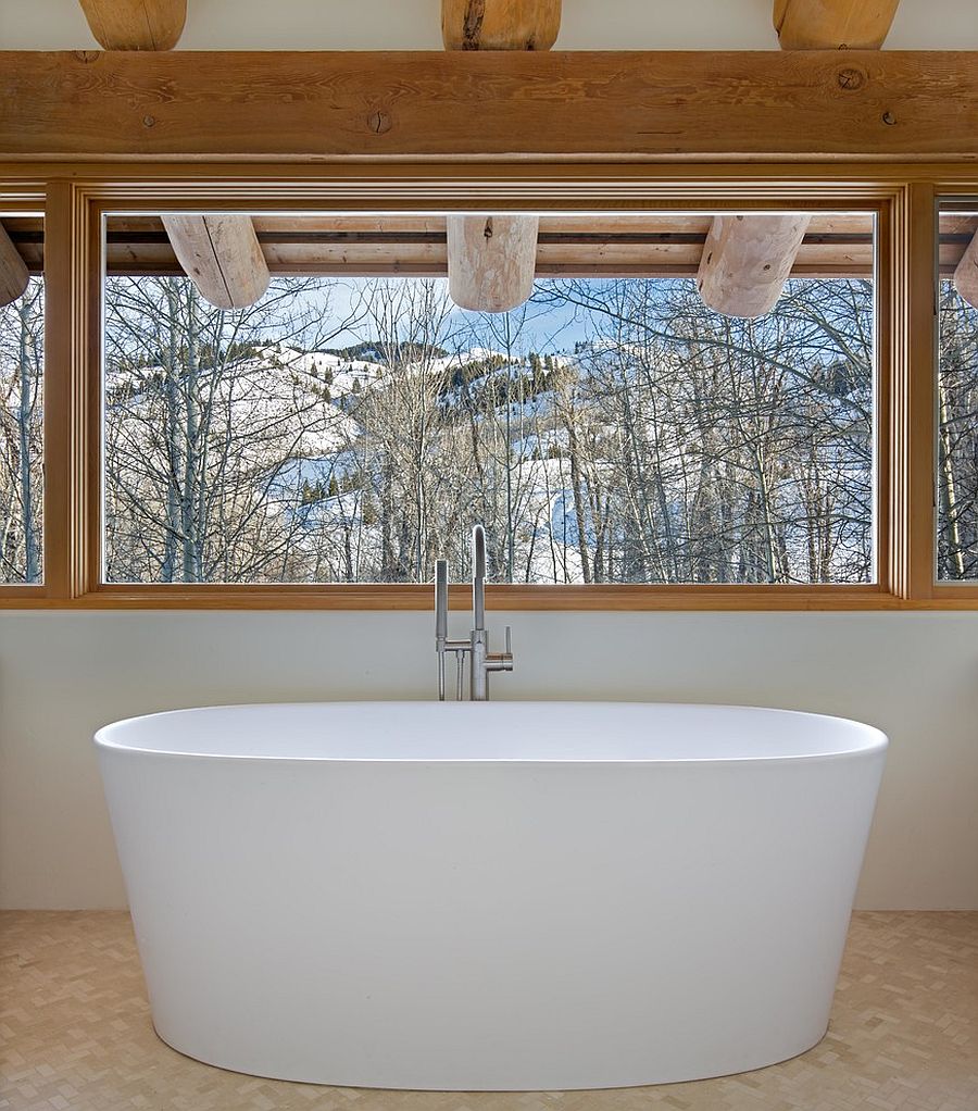 10 Luxury Bathtubs with an Astonishing View