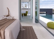 Minimal-master-bedroom-that-opens-up-towards-the-ocean-217x155