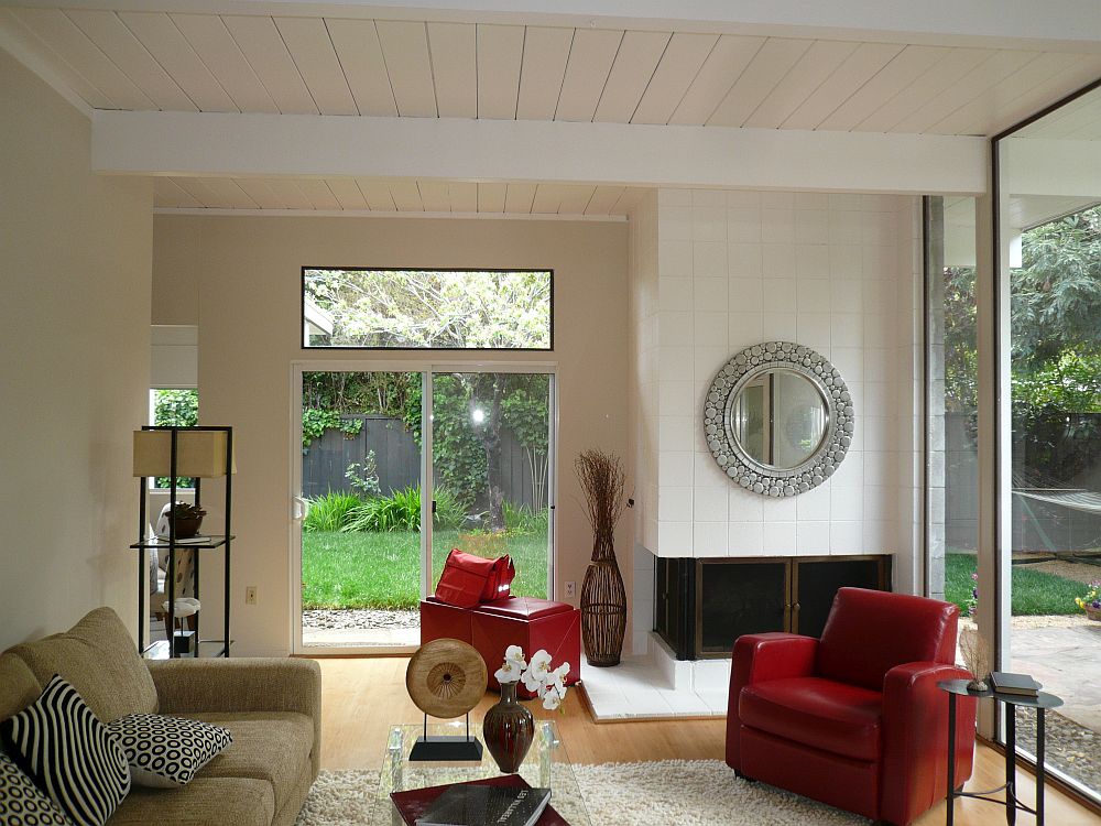 Old living room of the Palo Alto home