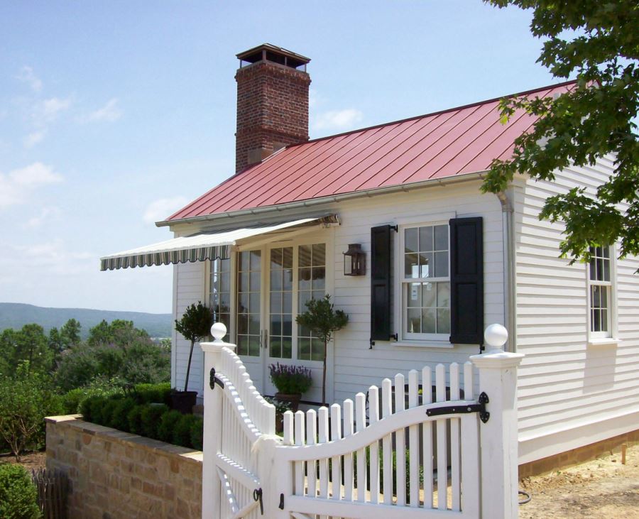 Quaint garden home with a view