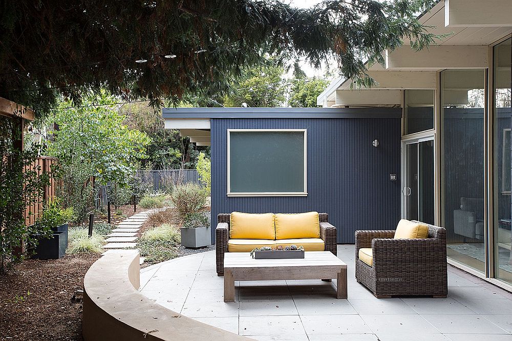 Remodeled yard of the Palo Alto Eichler home