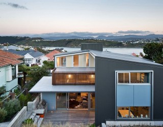 Early 1900s Villa in Wellington Acquires a Trendy, Light-Filled Extension