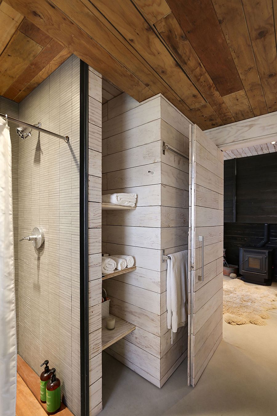Towel storage and display idea for the rustic modern bathroom