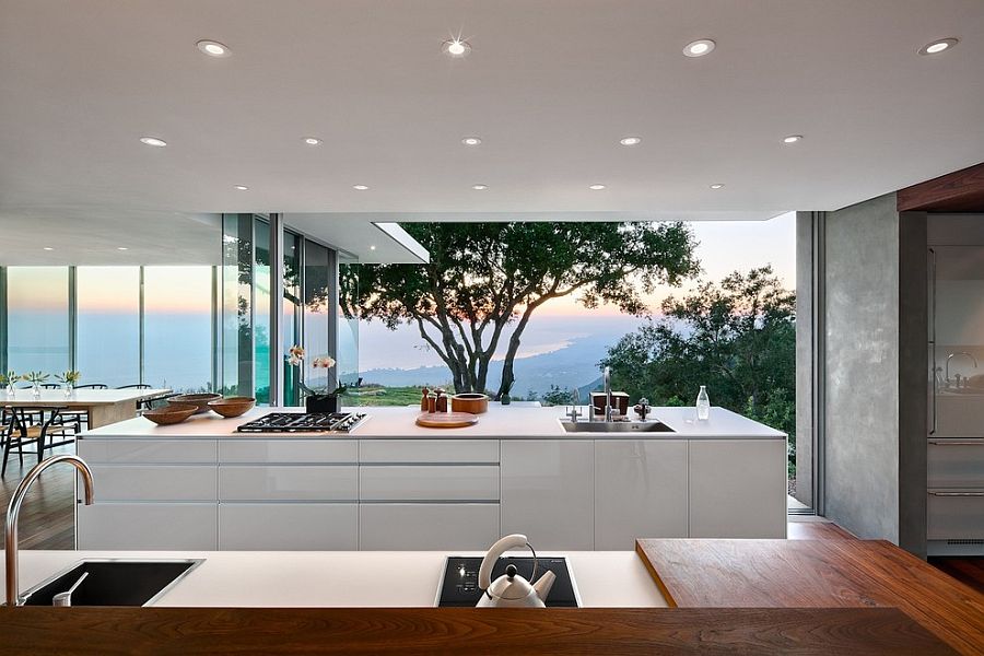 Visual Treat 20 Captivating Kitchens With An Ocean View