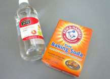 Baking-soda-and-vinegar-217x155