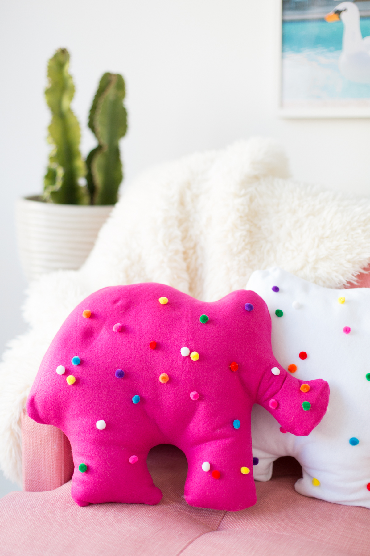 Circus animal cookie pillows from Studio DIY