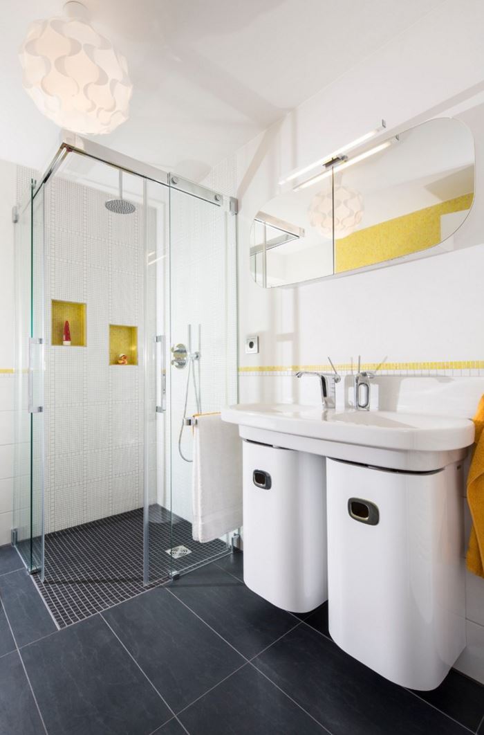 Clean bathroom with a sleek shower head