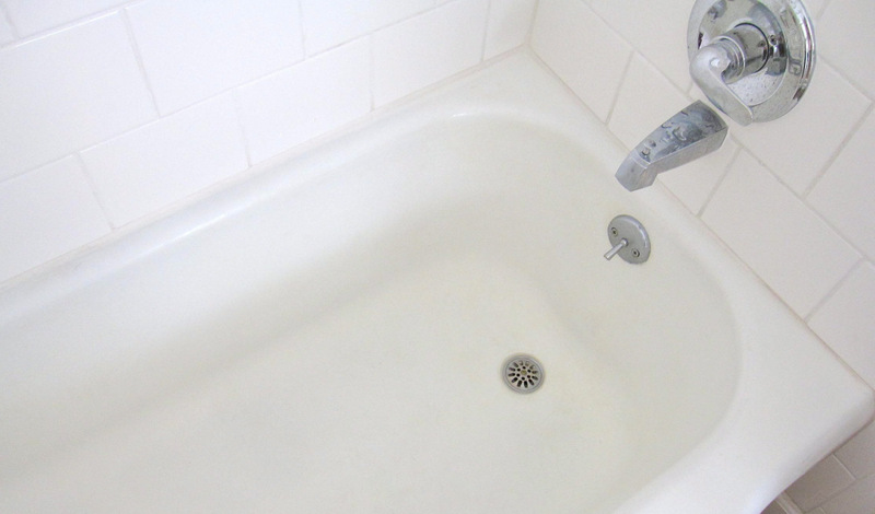 Cleaning the permanent slip-guard dots in my porcelain bathtub