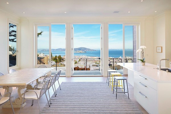 Visual Treat: 20 Captivating Kitchens with an Ocean View | Decoist