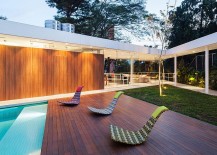 Contemporary-poolside-retreat-with-fabulous-lighting-217x155