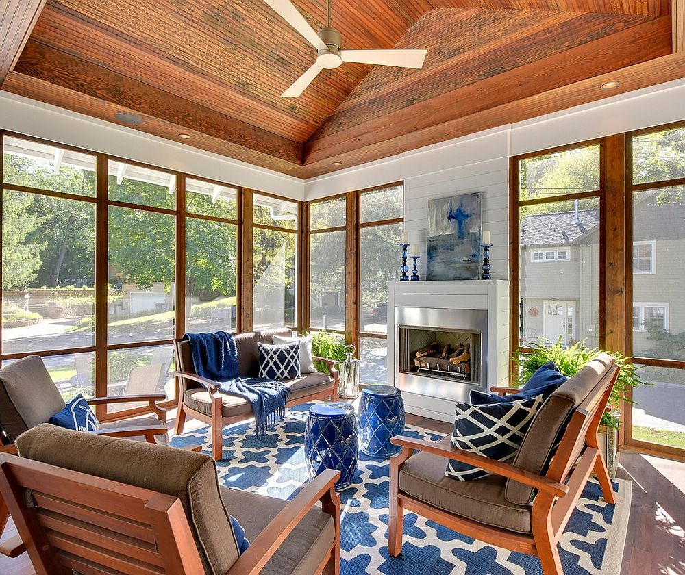 Cool cottage chic beach style sunroom with a splash of blue [Design: Mary Rossi Designs]