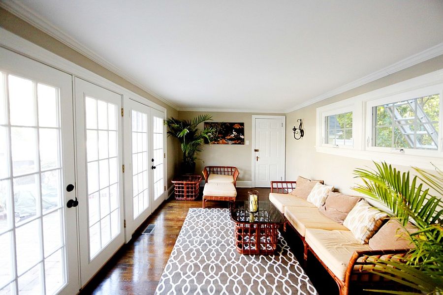 Decor in the sunroom gives it a smart, Asian flavor